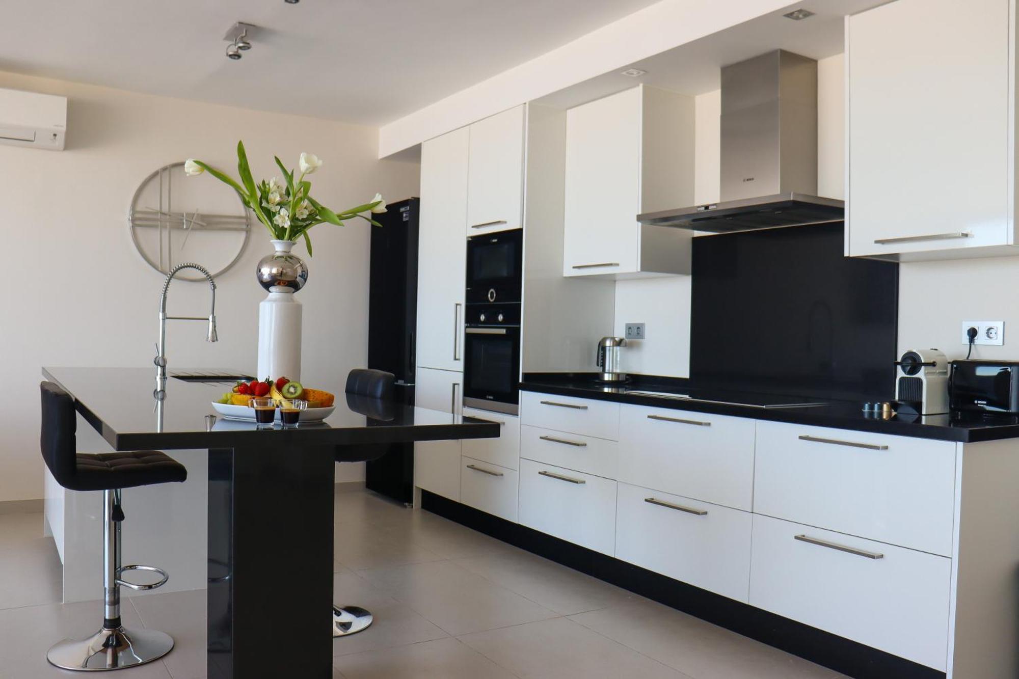 Villa Azure Sky - Panoramic Ocean View, Luxury, San Eugenio *