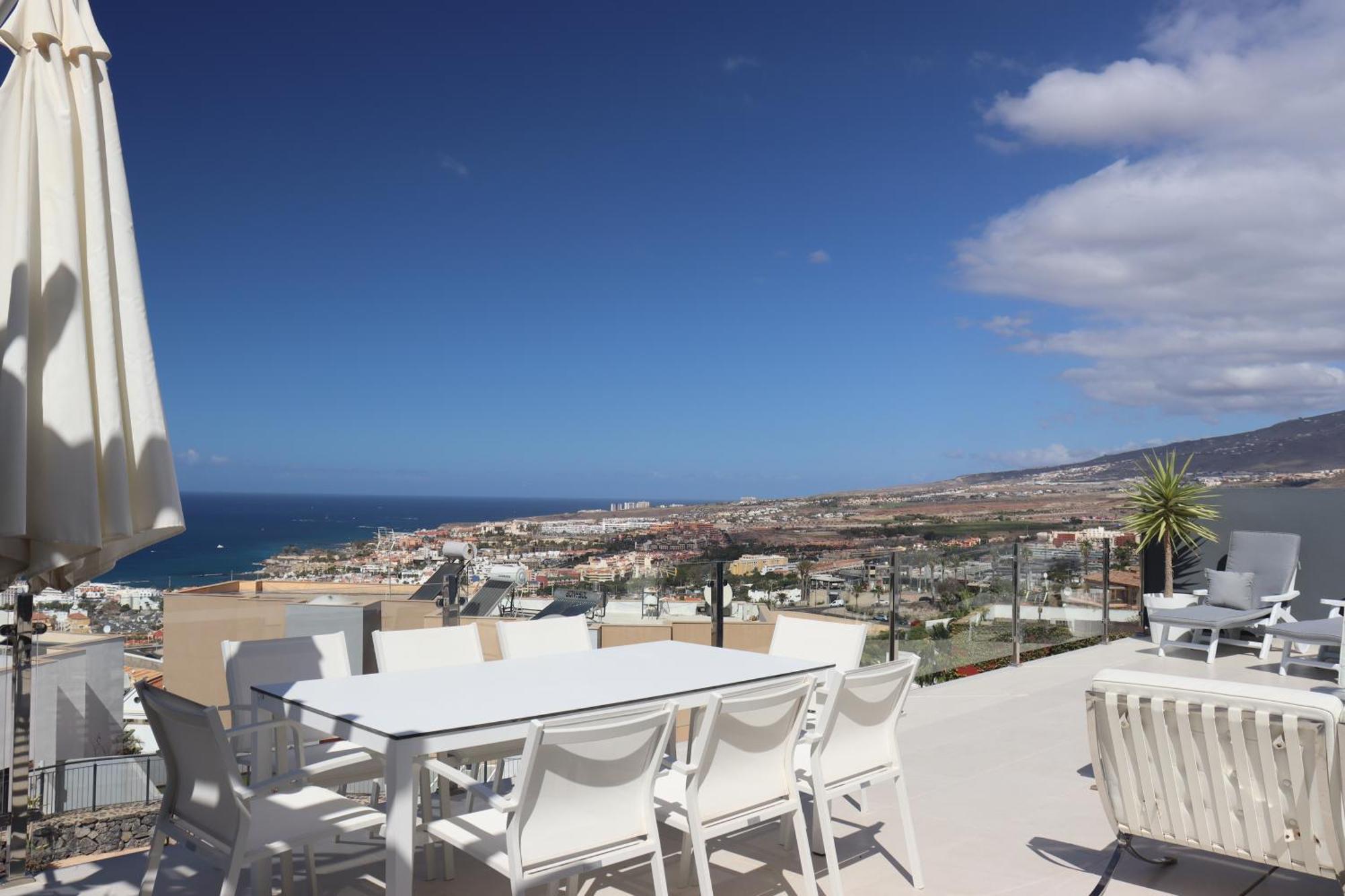 Villa Azure Sky - Panoramic Ocean View, Luxury, San Eugenio