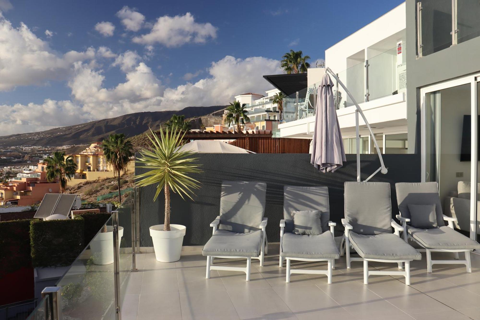 Azure Sky - Panoramic Ocean View, Luxury, San Eugenio *