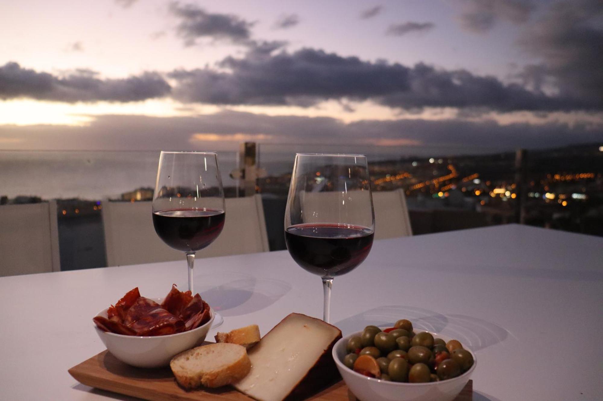 Villa Azure Sky - Panoramic Ocean View, Luxury, San Eugenio Costa Adeje (Tenerife)